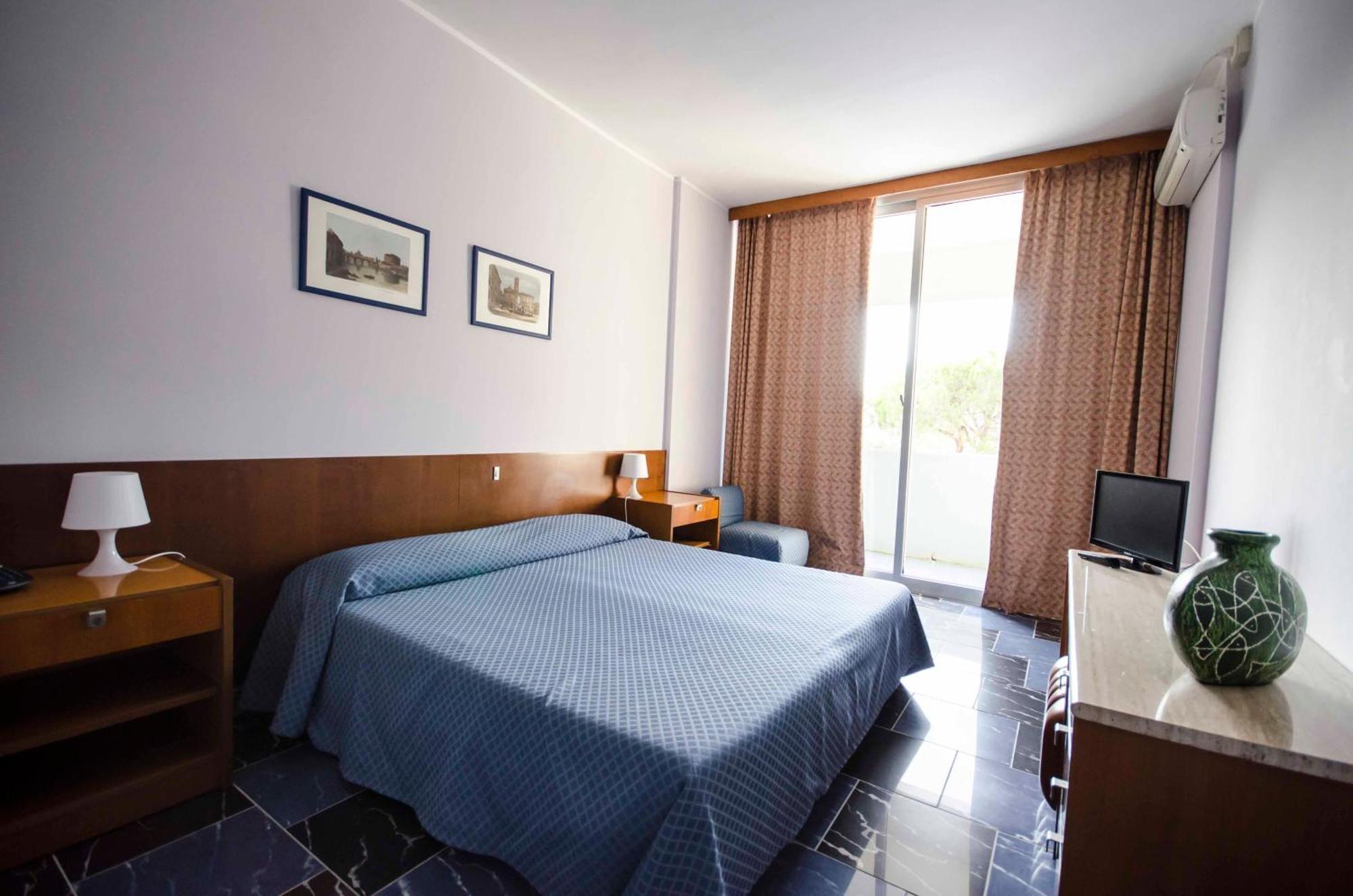 Grand Hotel Helios Tarquinia Quarto foto