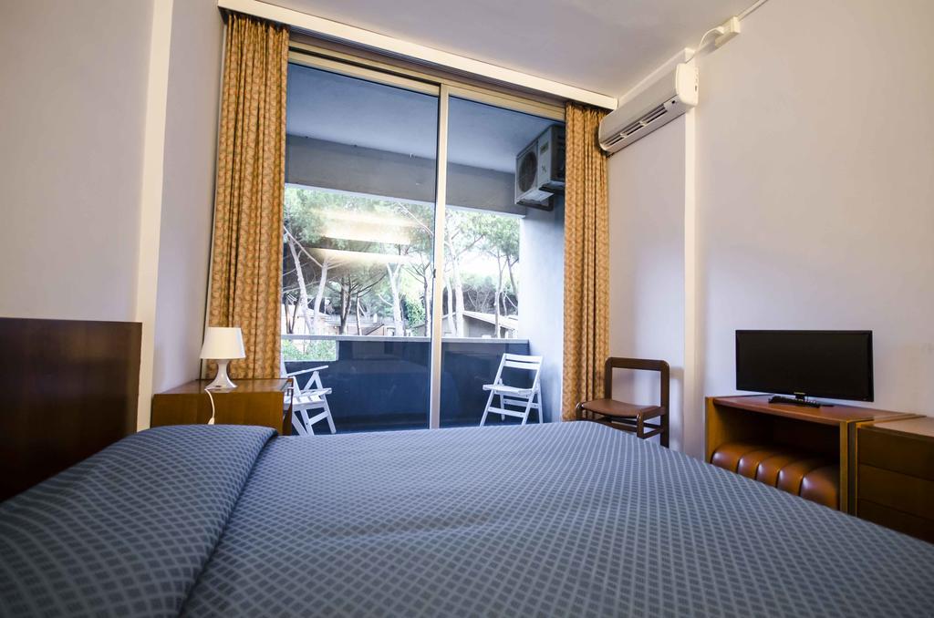 Grand Hotel Helios Tarquinia Quarto foto